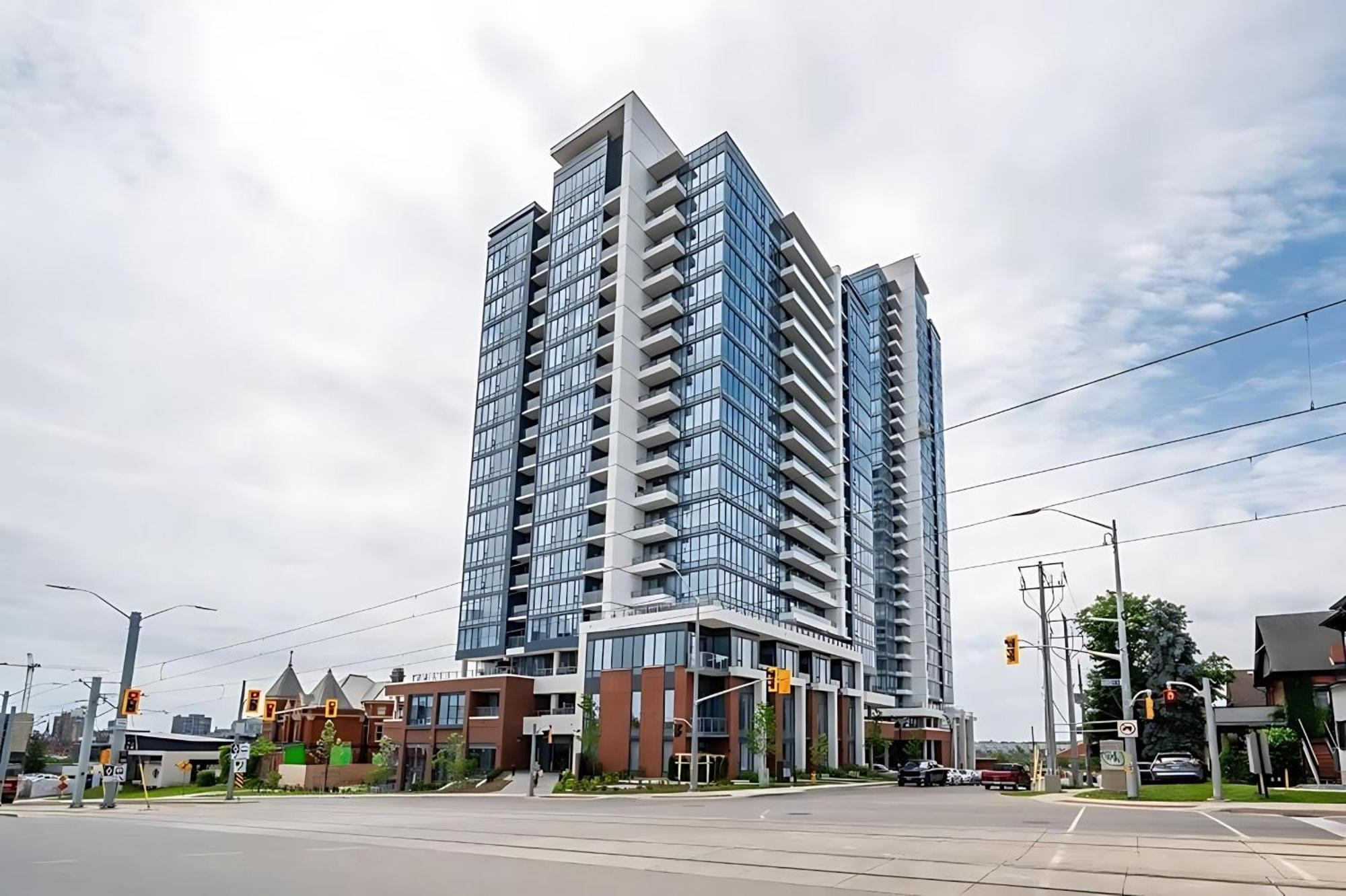 Condo Unit With Stunning Views & Amenities Kitchener Exterior photo